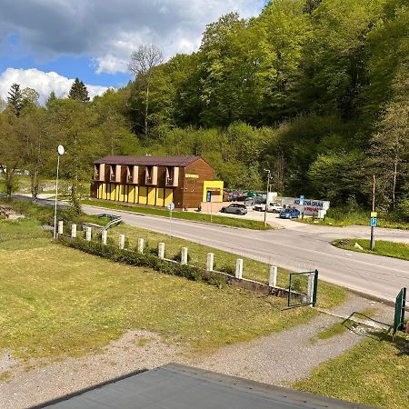 Penzion Michaela Vyhne Exteriör bild