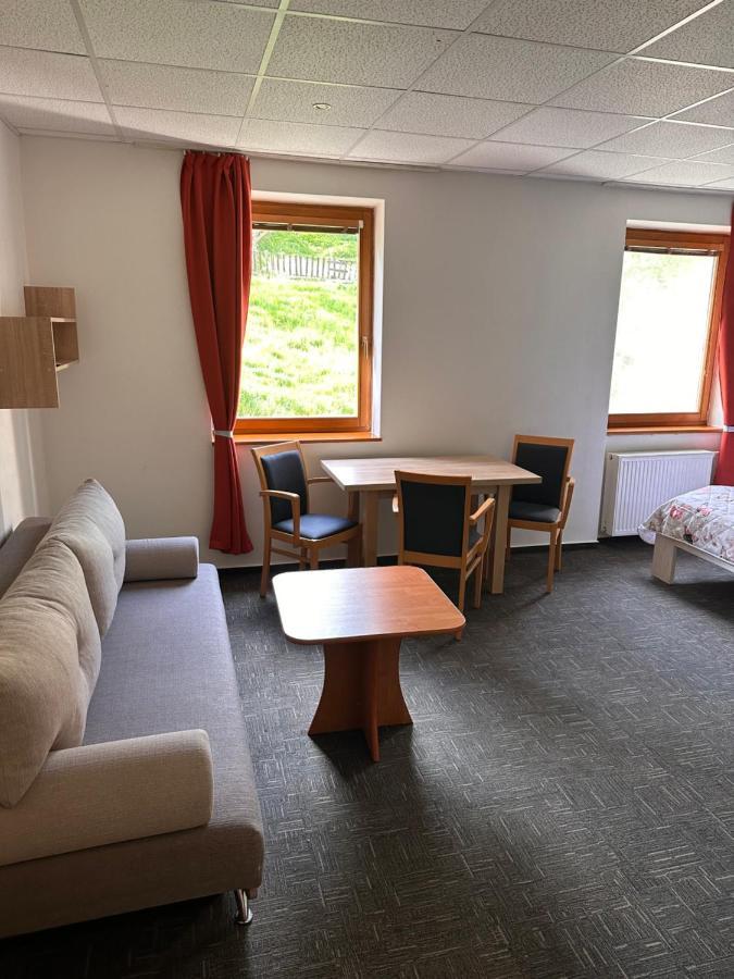 Penzion Michaela Vyhne Exteriör bild