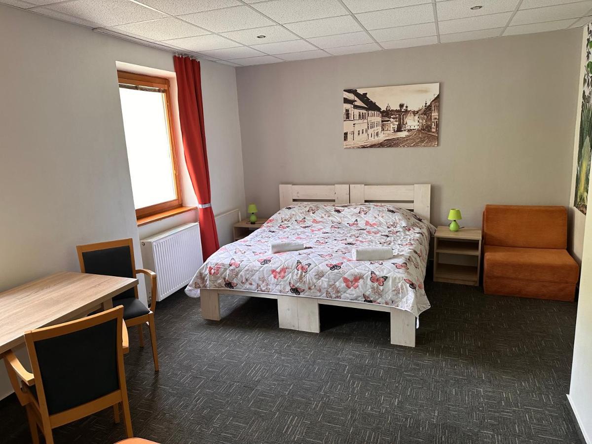 Penzion Michaela Vyhne Exteriör bild