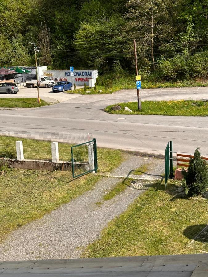 Penzion Michaela Vyhne Exteriör bild